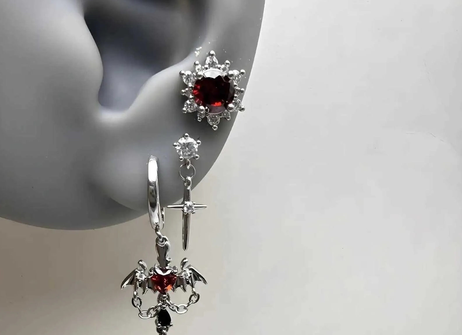 Сережки красные, Серьги красные кольца, Серьги блестящие